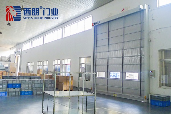 安全的快速門 安全的快速門