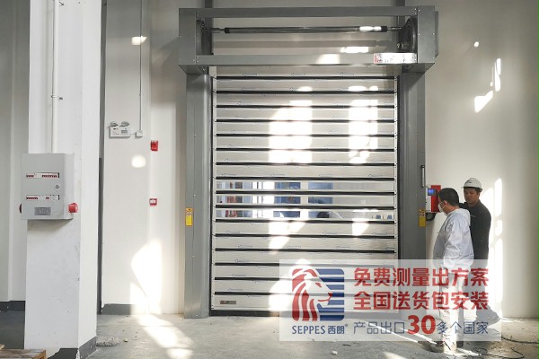 設備間午夜福利片