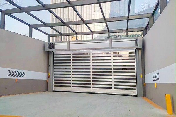 地下車庫午夜福利片